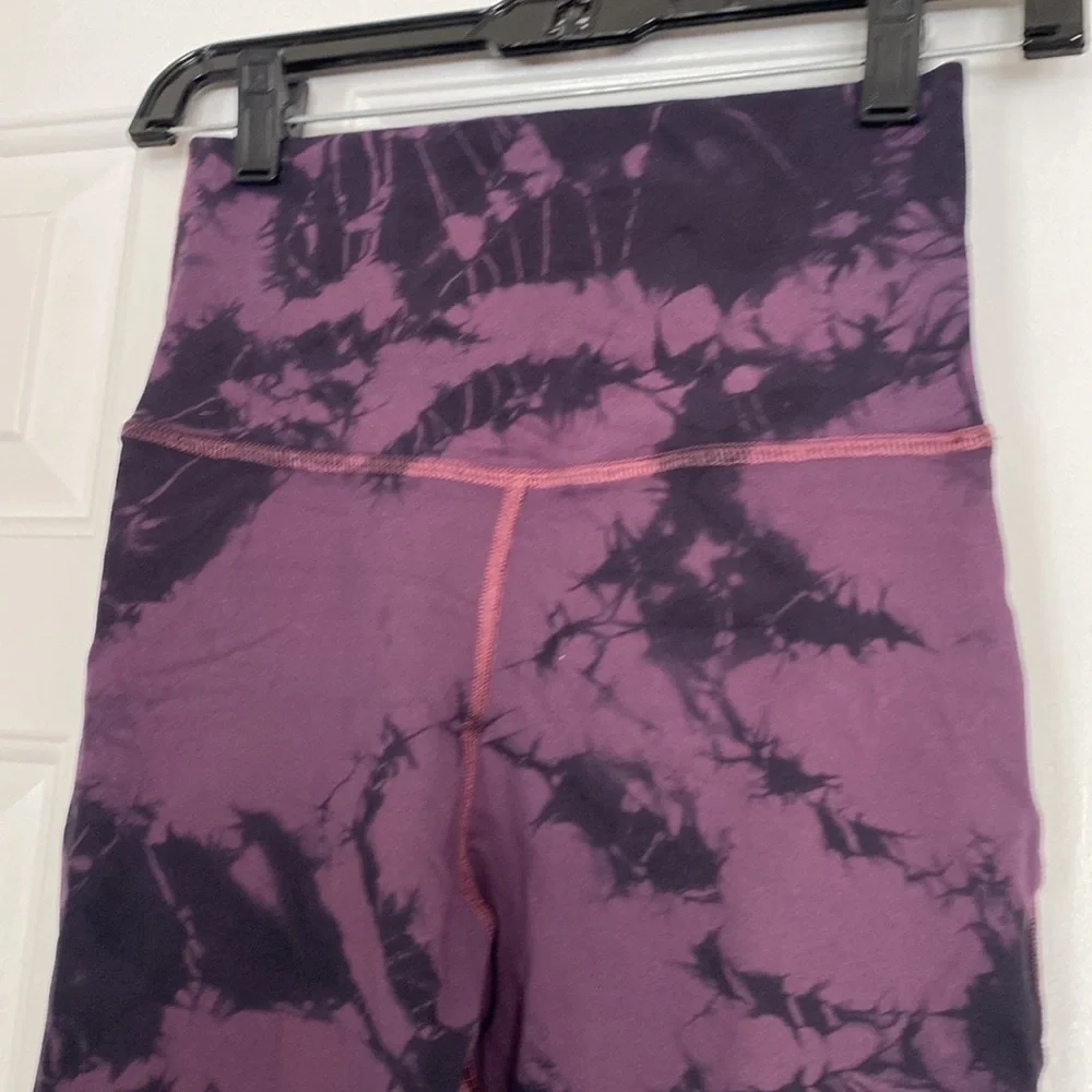 Electric & rose crystalline leggings - Picture 2 of 6